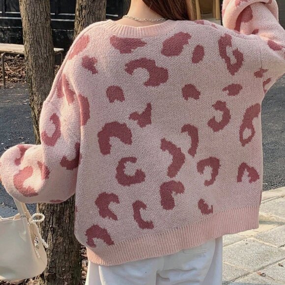 Casual Women's Multicolor Loose Fit Leopard Sweater - Picture 2 of 8
